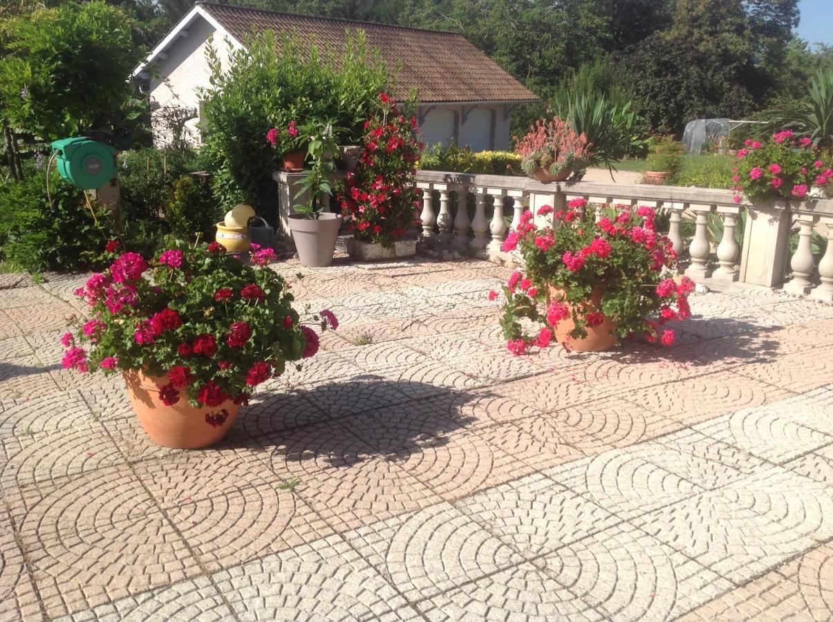 Bed and Breakfast Domaine De La Provencale Saint-Didier-de-la-Tour Esterno foto