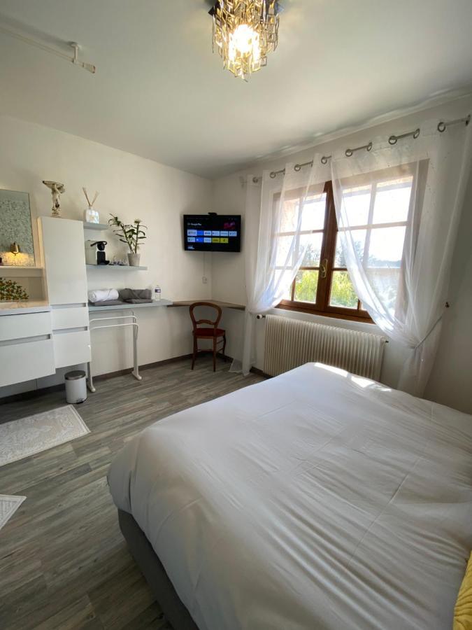 Bed and Breakfast Domaine De La Provencale Saint-Didier-de-la-Tour Esterno foto