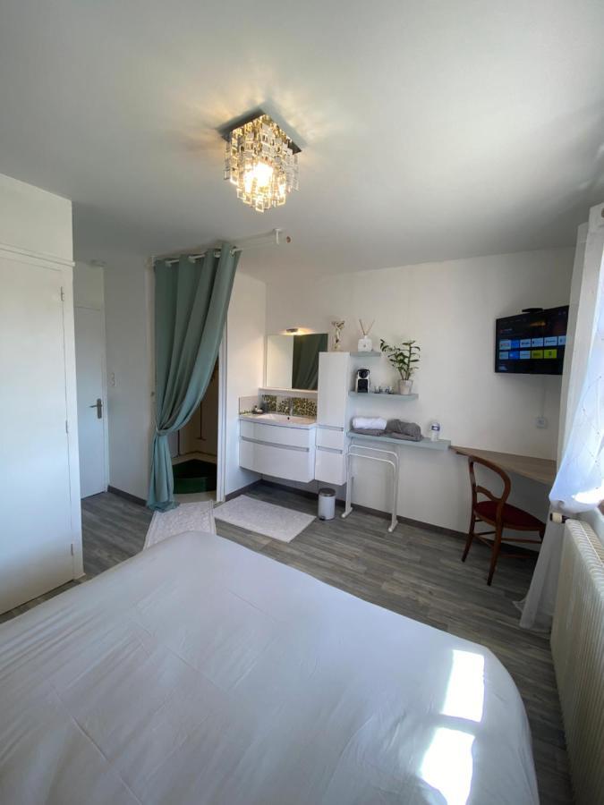 Bed and Breakfast Domaine De La Provencale Saint-Didier-de-la-Tour Esterno foto